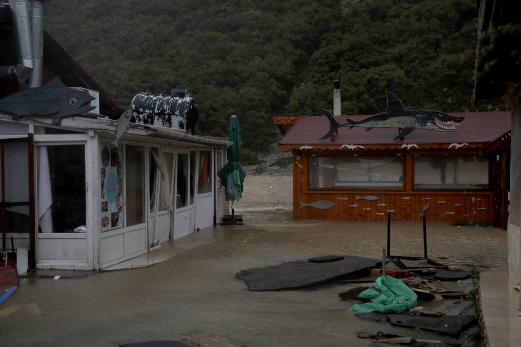 Şile’de hasar tespit ve temizlik çalışmaları yapılıyor - Resim: 12